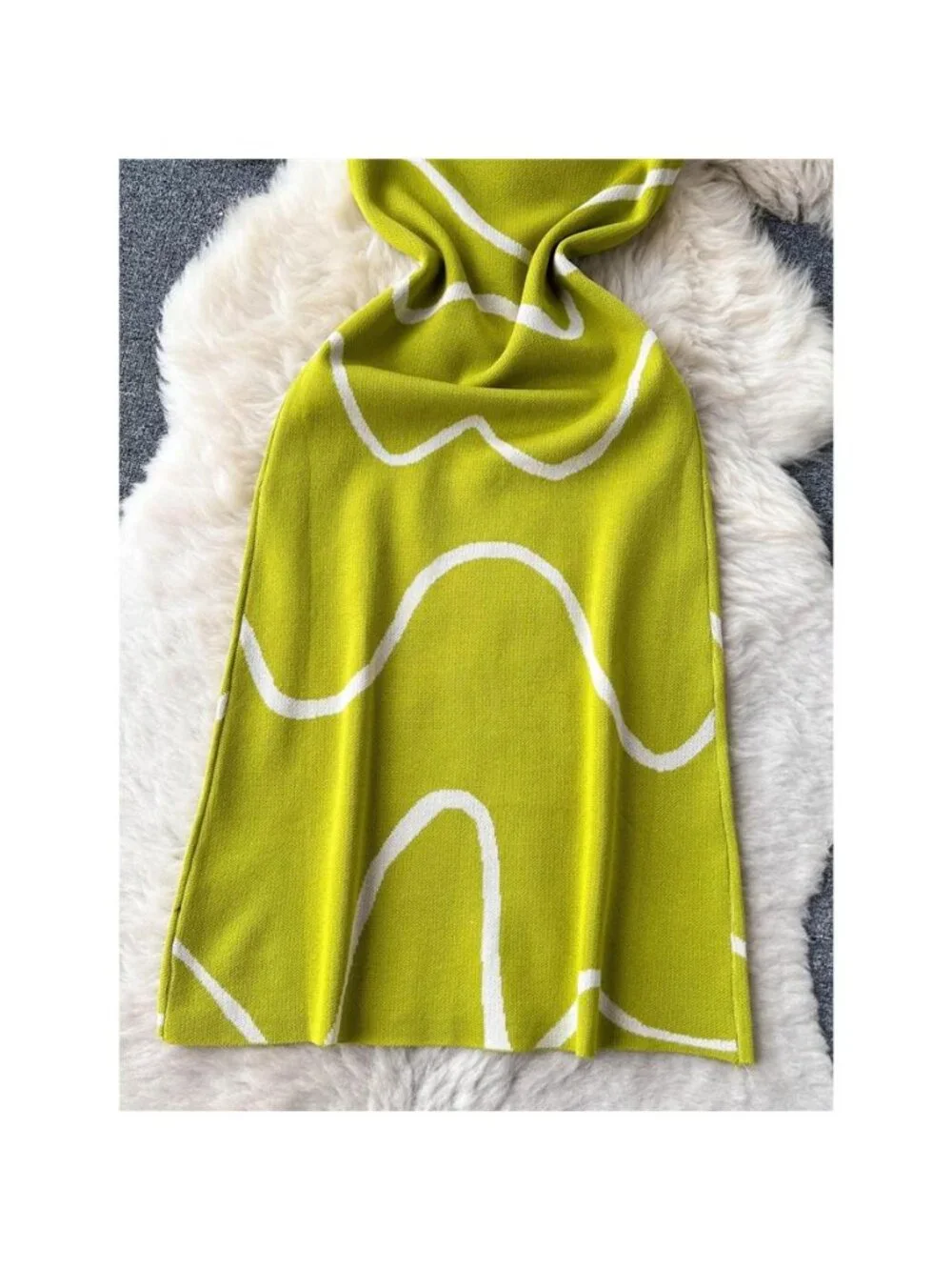 Wave Pattern Knit Midi Dress